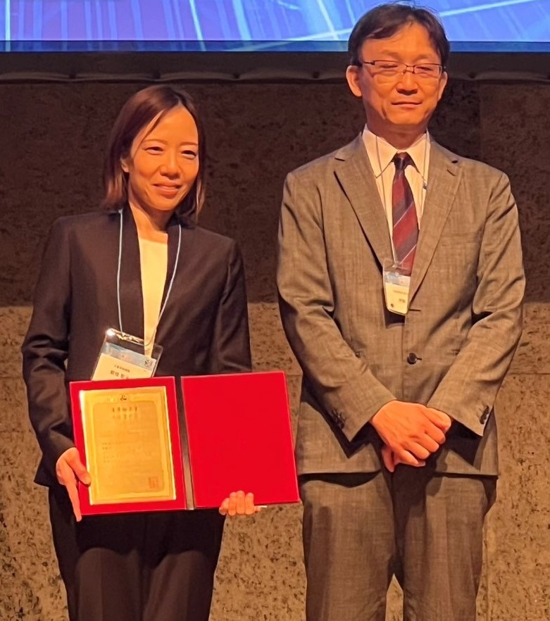 日本緩和医療薬学会優秀論文賞受賞の様子